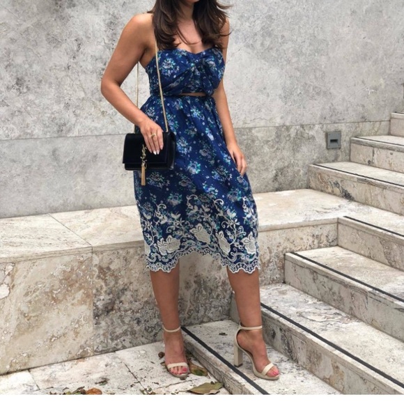 Selfie Leslie Dresses & Skirts - Boho Navy Blue Floral Front Knot Twist Dress| Here come the Sun Sz 8